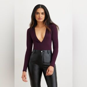 DYNAMITE | BNWT Sculpt long sleeve deep V neck body suit | size large